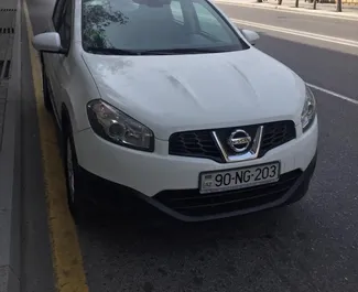 Vista frontale di un noleggio Nissan Qashqai a Baku, Azerbaigian ✓ Auto #3507. ✓ Cambio Automatico TM ✓ 1 recensioni.