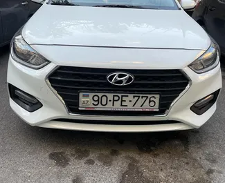 Vista frontale di un noleggio Hyundai Accent a Baku, Azerbaigian ✓ Auto #3644. ✓ Cambio Automatico TM ✓ 0 recensioni.