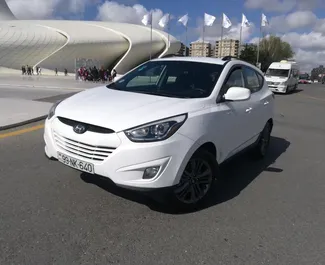 Vista frontale di un noleggio Hyundai Ix35 a Baku, Azerbaigian ✓ Auto #3576. ✓ Cambio Automatico TM ✓ 0 recensioni.