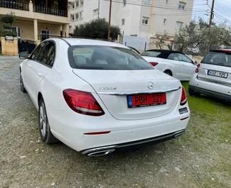 Noleggio auto Mercedes-Benz E220 2017 a Cipro, con carburante Benzina e 200 cavalli di potenza ➤ A partire da 120 EUR al giorno.