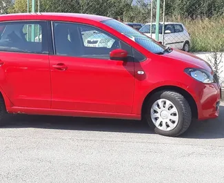 Vista frontale di un noleggio Skoda Citigo a Tivat, Montenegro ✓ Auto #509. ✓ Cambio Manuale TM ✓ 1 recensioni.