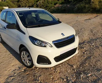 Noleggio Peugeot 108. Auto Economica per il noleggio in Grecia ✓ Cauzione di Senza deposito ✓ Opzioni assicurative RCT, FDW, Passeggeri, Furto.