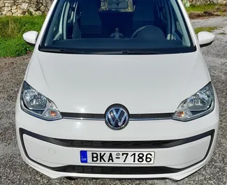 Vista frontale di un noleggio Volkswagen Up a Creta, Grecia ✓ Auto #4092. ✓ Cambio Manuale TM ✓ 0 recensioni.