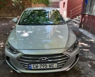 Hyundai Elantra 2017 disponibile per il noleggio all'aeroporto di Tbilisi, con limite di chilometraggio di illimitato.