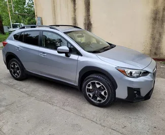 Vista frontale di un noleggio Subaru Crosstrek a Tbilisi, Georgia ✓ Auto #4162. ✓ Cambio Automatico TM ✓ 0 recensioni.