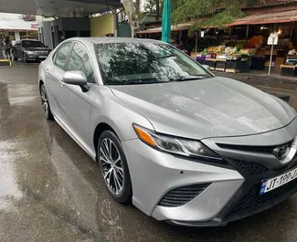 Noleggio auto Toyota Camry 2019 in Georgia, con carburante Benzina e 220 cavalli di potenza ➤ A partire da 180 GEL al giorno.