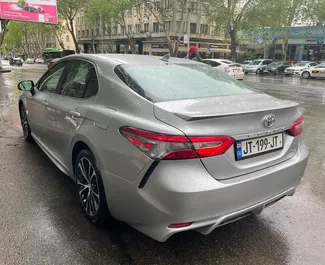 Noleggio Toyota Camry. Auto Comfort, Premium per il noleggio in Georgia ✓ Cauzione di Deposito di 200 GEL ✓ Opzioni assicurative RCT, CDW, SCDW, Passeggeri, Furto.