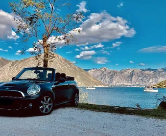 Vista frontale di un noleggio Mini Cooper S a Budva, Montenegro ✓ Auto #4245. ✓ Cambio Automatico TM ✓ 0 recensioni.