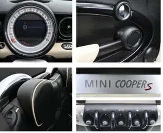 Interni di Mini Cooper S in affitto in Montenegro. Un'ottima auto da 4 posti con cambio Automatico.