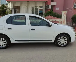 Vista frontale di un noleggio Renault Symbol all'aeroporto di Antalya, Turchia ✓ Auto #4226. ✓ Cambio Manuale TM ✓ 8 recensioni.