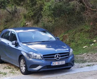 Vista frontale di un noleggio Mercedes-Benz A160 in Becici, Montenegro ✓ Auto #4275. ✓ Cambio Automatico TM ✓ 2 recensioni.