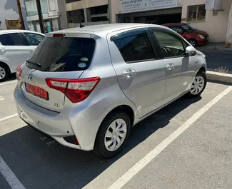 Noleggio auto Toyota Vitz #4402 Automatico a Larnaca, dotata di motore 1,5L ➤ Da Johnny a Cipro.
