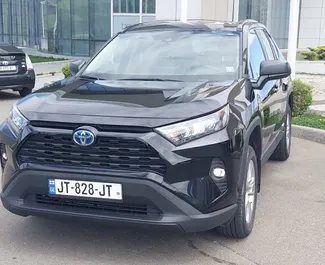 Motore Ibrido da 2,5L di Toyota Rav4 2021 per il noleggio a Tbilisi.