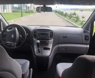Hyundai H1 2019 con sistema A trazione anteriore, disponibile a Tbilisi.