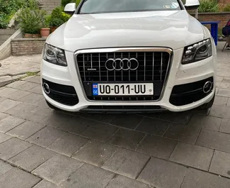 Vista frontale di un noleggio Audi Q5 a Tbilisi, Georgia ✓ Auto #4723. ✓ Cambio Automatico TM ✓ 0 recensioni.