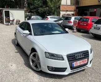 Vista frontale di un noleggio Audi A5 a Tirana, Albania ✓ Auto #4588. ✓ Cambio Manuale TM ✓ 0 recensioni.