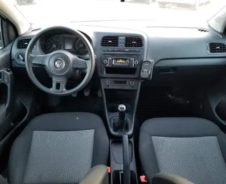 Noleggio auto Volkswagen Polo 2012 in Albania, con carburante Benzina e 70 cavalli di potenza ➤ A partire da 25 EUR al giorno.