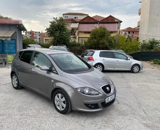 Vista frontale di un noleggio Seat Altea a Tirana, Albania ✓ Auto #4486. ✓ Cambio Automatico TM ✓ 0 recensioni.