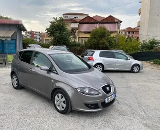 Vista frontale di un noleggio SEAT Altea a Tirana, Albania ✓ Auto #4486. ✓ Cambio Automatico TM ✓ 0 recensioni.