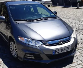 Honda Insight 2012 disponibile per il noleggio a Tbilisi, con limite di chilometraggio di illimitato.