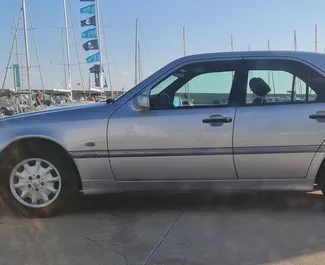 Noleggio auto Mercedes-Benz C220 1995 in Spagna, con carburante Diesel e  cavalli di potenza ➤ A partire da 45 EUR al giorno.