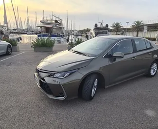 Vista frontale di un noleggio Toyota Corolla a Barcellona, Spagna ✓ Auto #4756. ✓ Cambio Automatico TM ✓ 0 recensioni.