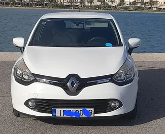 Vista frontale di un noleggio Renault Clio 4 a Creta, Grecia ✓ Auto #4785. ✓ Cambio Manuale TM ✓ 0 recensioni.