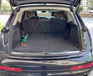 Audi Q7 2014 disponibile per il noleggio a Tbilisi, con limite di chilometraggio di illimitato.