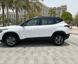 Noleggio auto Kia Seltos 2023 negli Emirati Arabi Uniti, con carburante Benzina e 154 cavalli di potenza ➤ A partire da 90 AED al giorno.