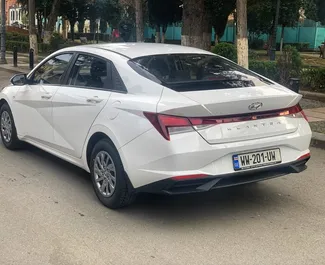 Vista frontale di un noleggio Hyundai Elantra a Tbilisi, Georgia ✓ Auto #5437. ✓ Cambio Automatico TM ✓ 1 recensioni.