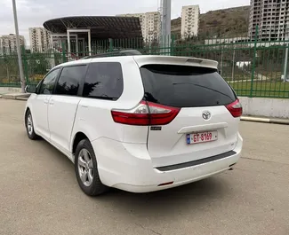 Noleggio Toyota Sienna. Auto Comfort, Monovolume per il noleggio in Georgia ✓ Cauzione di Senza deposito ✓ Opzioni assicurative RCT.