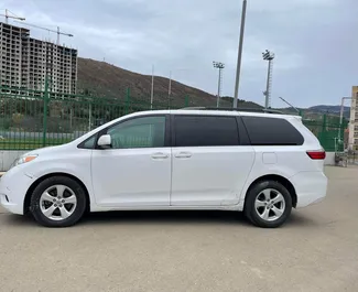 Noleggio auto Toyota Sienna 2018 in Georgia, con carburante Benzina e 130 cavalli di potenza ➤ A partire da 190 GEL al giorno.