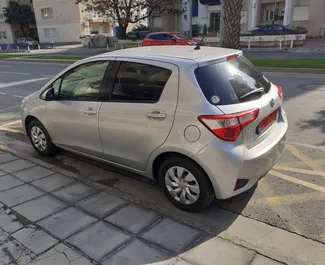 Noleggio auto Toyota Vitz 2020 a Cipro, con carburante Benzina e 87 cavalli di potenza ➤ A partire da 24 EUR al giorno.