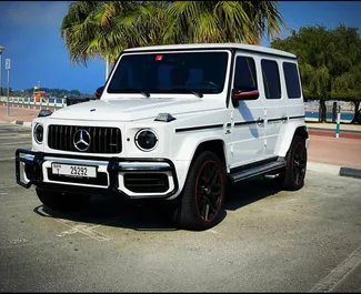 Vista frontale di un noleggio Mercedes-Benz G63 a Dubai, Emirati Arabi Uniti ✓ Auto #5670. ✓ Cambio Automatico TM ✓ 0 recensioni.