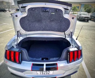 Noleggia Ford Mustang Cabrio a Dubai Emirati Arabi Uniti