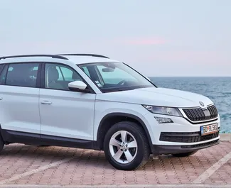 Vista frontale di un noleggio Skoda Kodiaq a Budva, Montenegro ✓ Auto #5905. ✓ Cambio Automatico TM ✓ 2 recensioni.