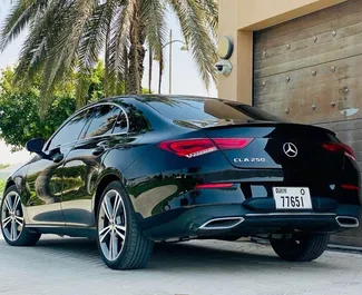 Noleggio Mercedes-Benz CLA-Class. Auto Comfort, Premium per il noleggio negli Emirati Arabi Uniti ✓ Cauzione di Deposito di 2000 AED ✓ Opzioni assicurative RCT, CDW.