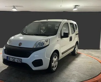 Vista frontale di un noleggio Fiat Fiorino a Istanbul, Turchia ✓ Auto #6243. ✓ Cambio Manuale TM ✓ 5 recensioni.