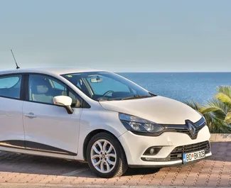 Vista frontale di un noleggio Renault Clio 4 a Budva, Montenegro ✓ Auto #6006. ✓ Cambio Automatico TM ✓ 9 recensioni.