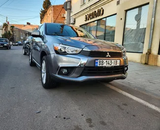 Vista frontale di un noleggio Mitsubishi Outlander Sport a Kutaisi, Georgia ✓ Auto #5813. ✓ Cambio Automatico TM ✓ 5 recensioni.