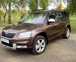 Vista frontale di un noleggio Skoda Yeti a Minsk, Bielorussia ✓ Auto #5835. ✓ Cambio Automatico TM ✓ 0 recensioni.