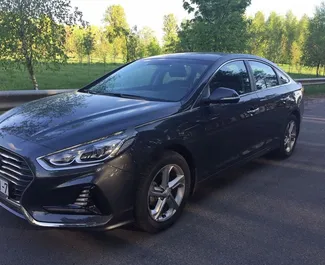 Noleggio auto Hyundai Sonata 2019 in Bielorussia, con carburante Benzina e 150 cavalli di potenza ➤ A partire da 53 USD al giorno.