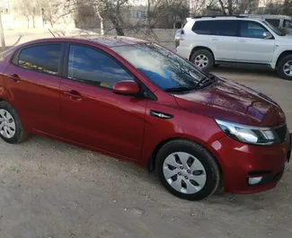 Vista frontale di un noleggio Kia Rio ad Aktau, Kazakistan ✓ Auto #6270. ✓ Cambio Automatico TM ✓ 0 recensioni.