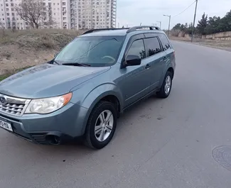 Vista frontale di un noleggio Subaru Forester a Tbilisi, Georgia ✓ Auto #6225. ✓ Cambio Automatico TM ✓ 0 recensioni.