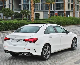 Motore Benzina da 2,2L di Mercedes-Benz A-Class 2021 per il noleggio a Dubai.