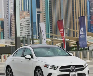 Noleggio Mercedes-Benz A-Class. Auto Comfort, Premium per il noleggio negli Emirati Arabi Uniti ✓ Cauzione di Deposito di 2000 AED ✓ Opzioni assicurative RCT, CDW.