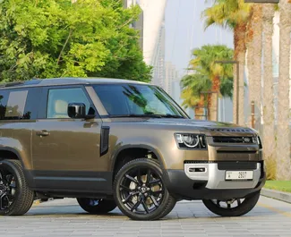 Noleggio auto Land Rover Defender 2022 negli Emirati Arabi Uniti, con carburante Benzina e 400 cavalli di potenza ➤ A partire da 975 AED al giorno.