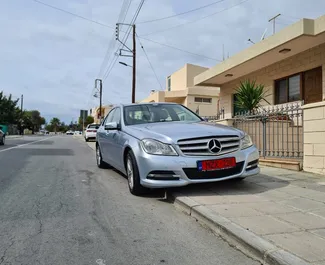 Vista frontale di un noleggio Mercedes-Benz C-Class a Limassol, Cipro ✓ Auto #5921. ✓ Cambio Automatico TM ✓ 0 recensioni.