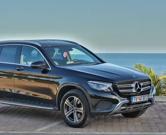 Vista frontale di un noleggio Mercedes-Benz GLC-Class a Budva, Montenegro ✓ Auto #5909. ✓ Cambio Automatico TM ✓ 1 recensioni.