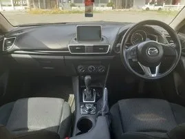 Noleggio Mazda Axela. Auto Comfort, Premium per il noleggio a Cipro ✓ Cauzione di Deposito di 700 EUR ✓ Opzioni assicurative RCT, CDW, Furto.